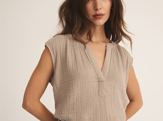 CLIFFSIDE V-NECK AIRY TOP- iced coffee