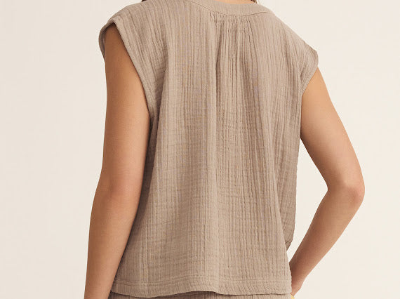 CLIFFSIDE V-NECK AIRY TOP- iced coffee