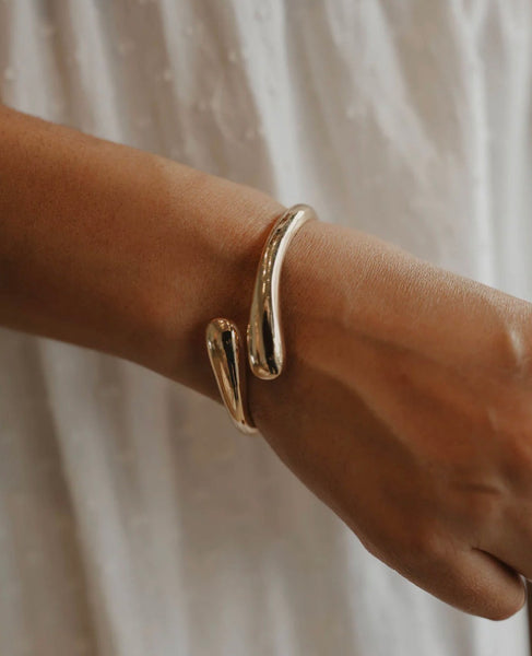 Narrow Rigid Bracelet 1