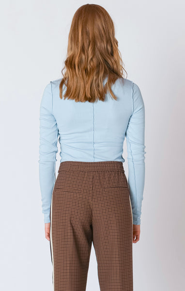 ICE EXPOSED SEAM TURTLENECK