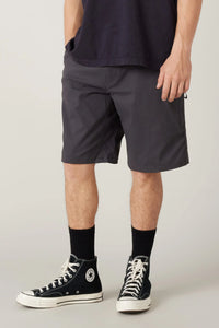 EVERYWHERE HYBRID SHORT - RELAXED FIT- Charcoal