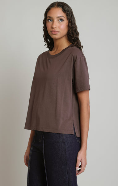 SS ESSENTIAL TEE- Brown